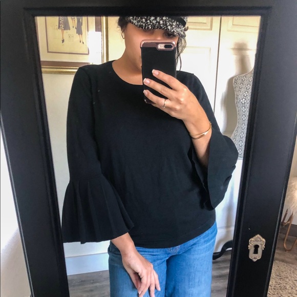 🚫 SOLD Banana Republic Bell Long Sleeve Top - Picture 4 of 8